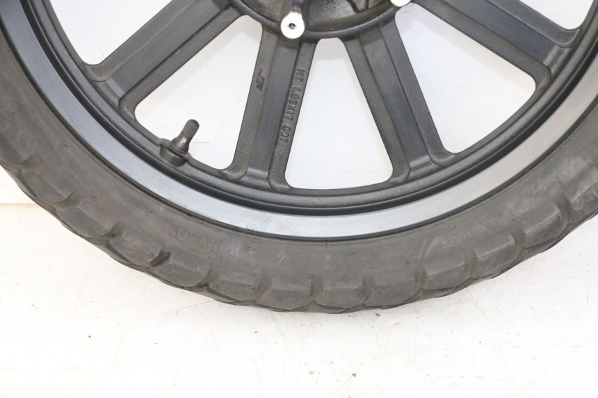 photo de FRONT RIM AND TIRE KEEWAY K-LIGHT KLIGHT 125 (2018 - 2025) - Zoom on usage condition