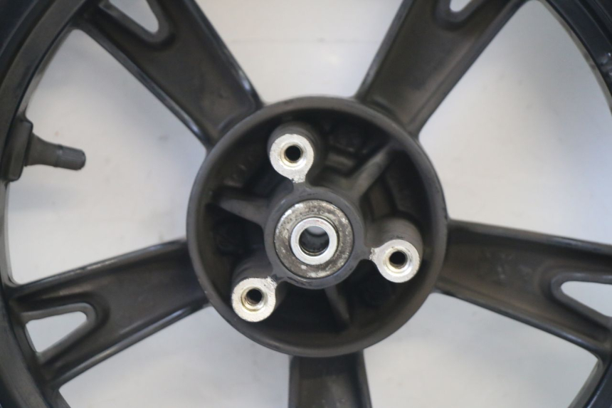 photo de FRONT RIM AND TIRE PEUGEOT KISBEE 4T 50 (2018 - 2022) - Additional view of the item