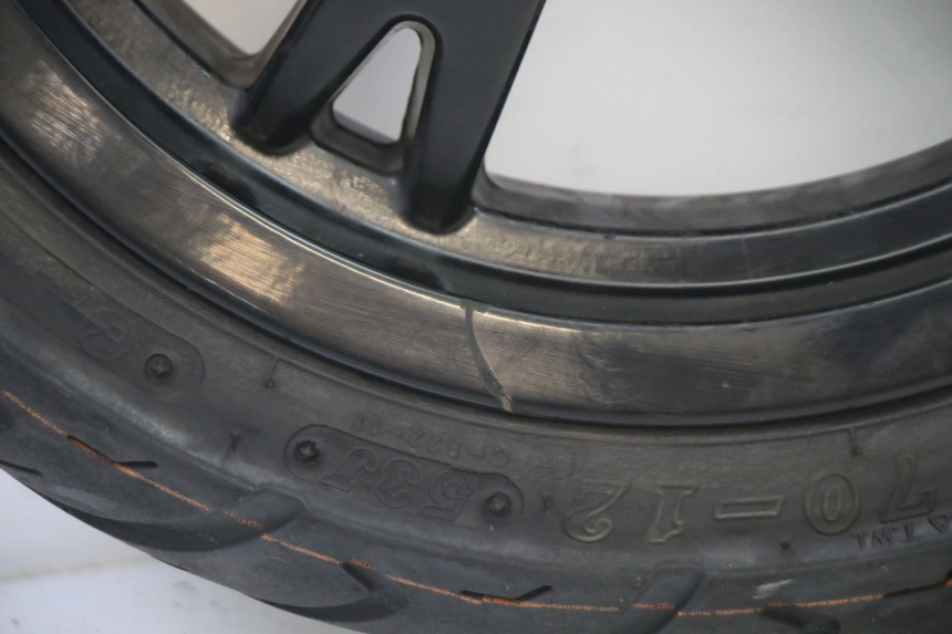 photo de FRONT RIM AND TIRE PEUGEOT KISBEE 4T 50 (2018 - 2022) - Technical close-up