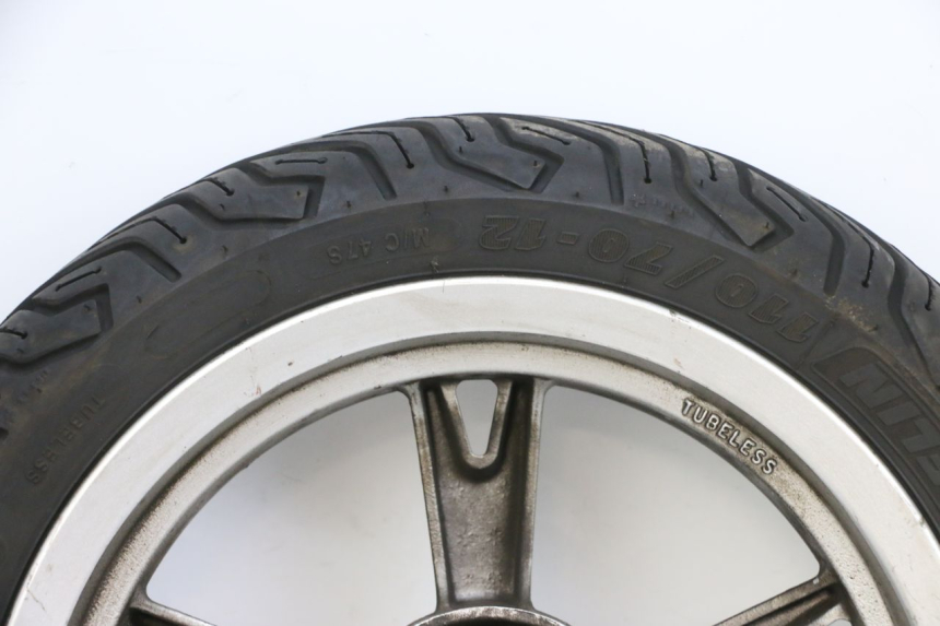 photo de FRONT RIM AND TIRE PEUGEOT KISBEE 4T 50 (2010 - 2017) - Distinctive features