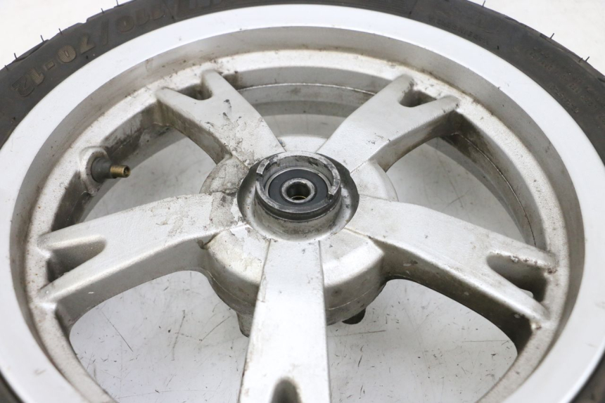 photo de FRONT RIM AND TIRE PEUGEOT KISBEE 4T 50 (2010 - 2017) - Surface and material condition