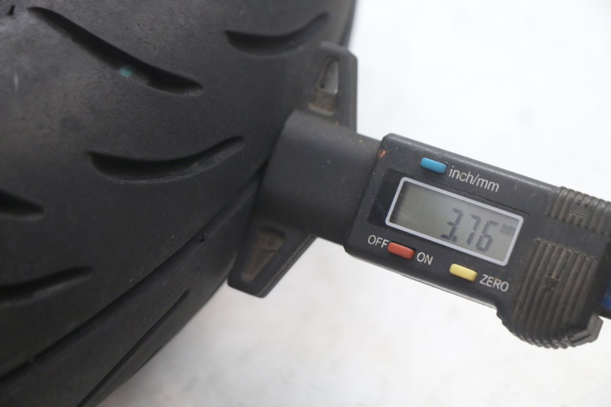 photo de FRONT RIM AND TIRE PEUGEOT KISBEE 4T 50 (2018 - 2022) - Detailed visual inspection