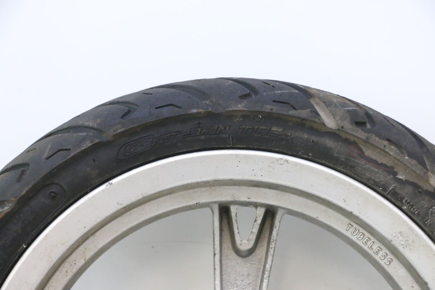 photo de FRONT RIM AND TIRE PEUGEOT KISBEE 4T 50 (2010 - 2017) - Additional view of the item