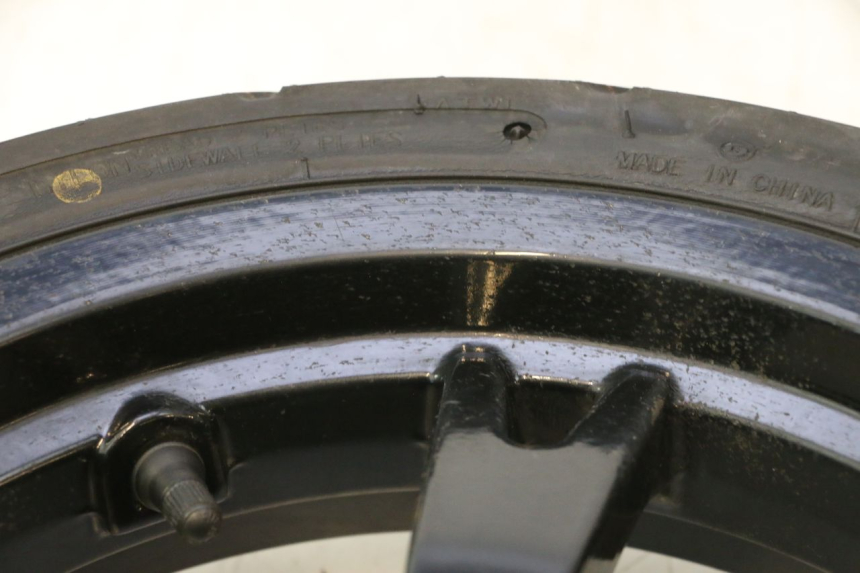 photo de FRONT RIM AND TIRE PEUGEOT KISBEE 4T 50 (2023 - 2026) - Alternative perspective