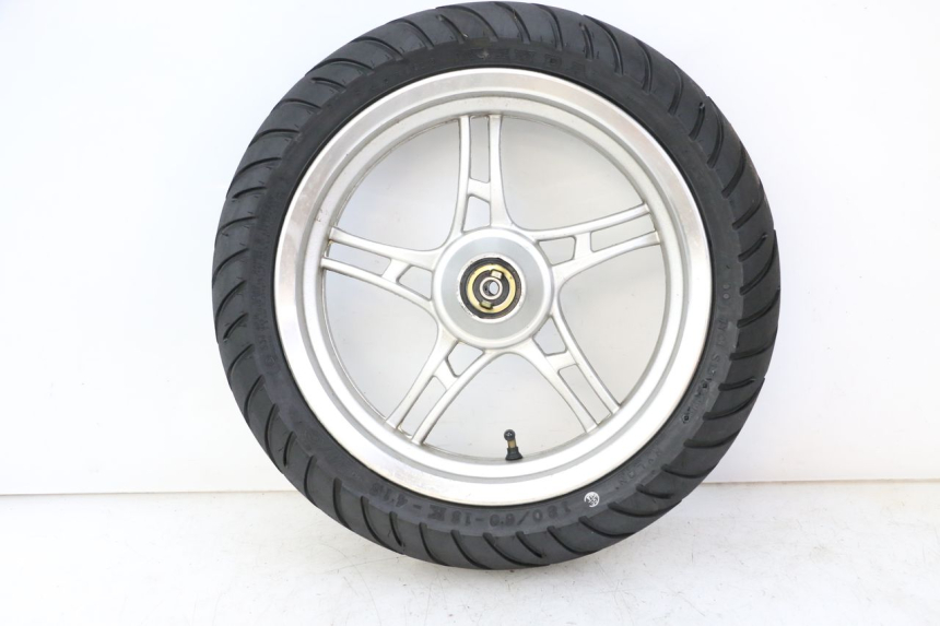 photo de FRONT RIM AND TIRE LONGJIA SHARPY 125 (2020 - 2024) - Additional view of the item