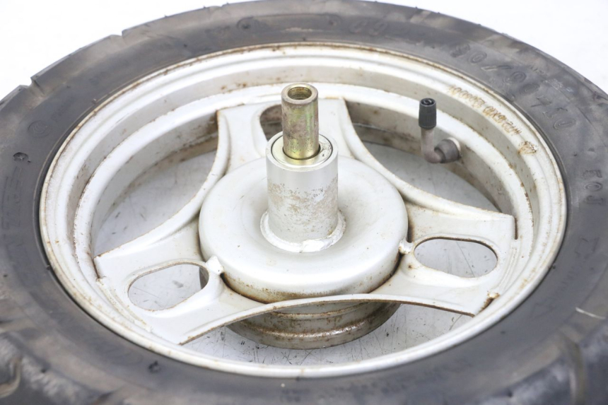 photo de FRONT RIM AND TIRE PEUGEOT LUDIX ONE 50 (2005 - 2008) - Surface and material condition