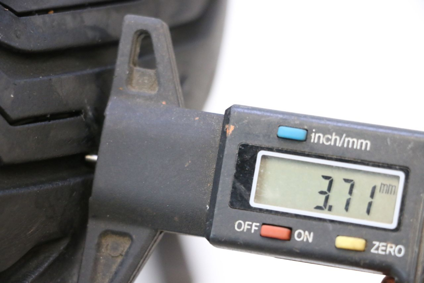 photo de FRONT RIM AND TIRE PIAGGIO MP3 125 (2006 - 2014) - Used quality zoom