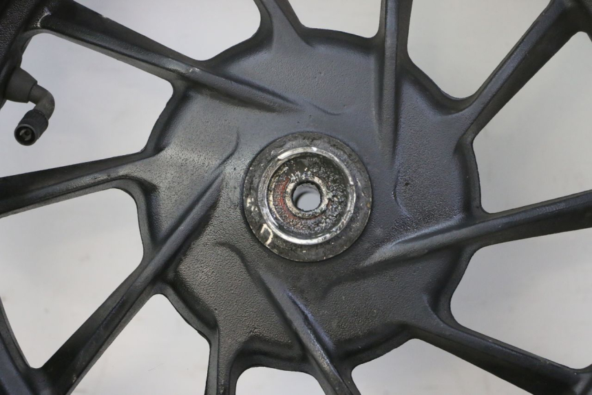 photo de FRONT RIM AND TIRE KYMCO LIKE 4T 50 (2019 - 2025) - Detailed visual inspection