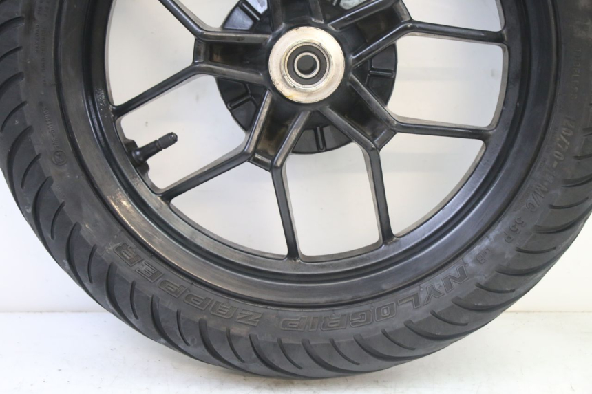 photo de FRONT RIM AND TIRE PIAGGIO NEW TYPHOON 50 (2018 - 2021) - Alternative perspective