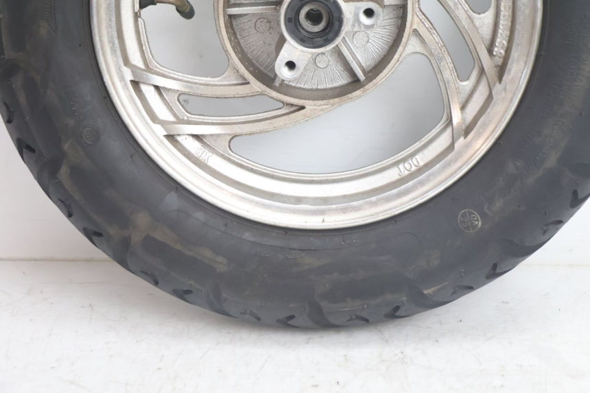 photo de FRONT RIM AND TIRE JM MOTORS OLDIES 4T 50 (2020 - 2026) - Surface and material condition