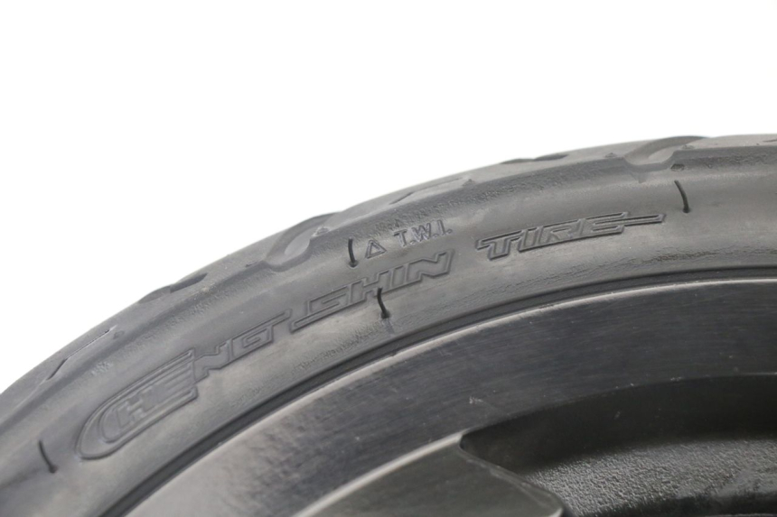 photo de FRONT RIM AND TIRE SYM ORBIT III 3 4T 50 (2021 - 2025) - Additional view of the item