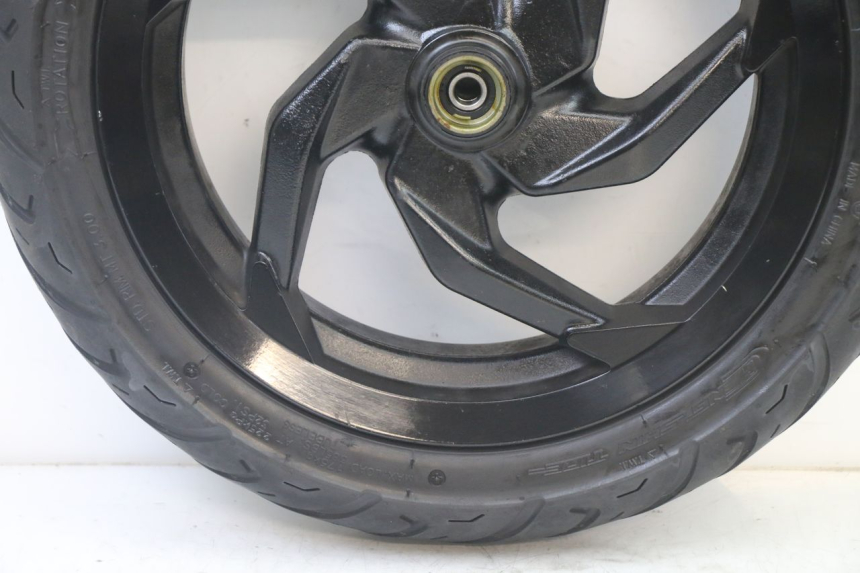 photo de FRONT RIM AND TIRE SYM ORBIT III 3 4T 50 (2021 - 2025) - Alternative perspective