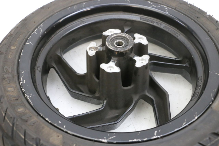 photo de FRONT RIM AND TIRE SYM ORBIT III 3 4T 50 (2021 - 2025) - Zoom on usage condition