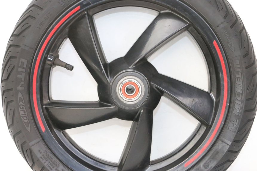photo de FRONT RIM AND TIRE PEUGEOT CITYSTAR 2T 50 (2018 - 2021) - Component zoom