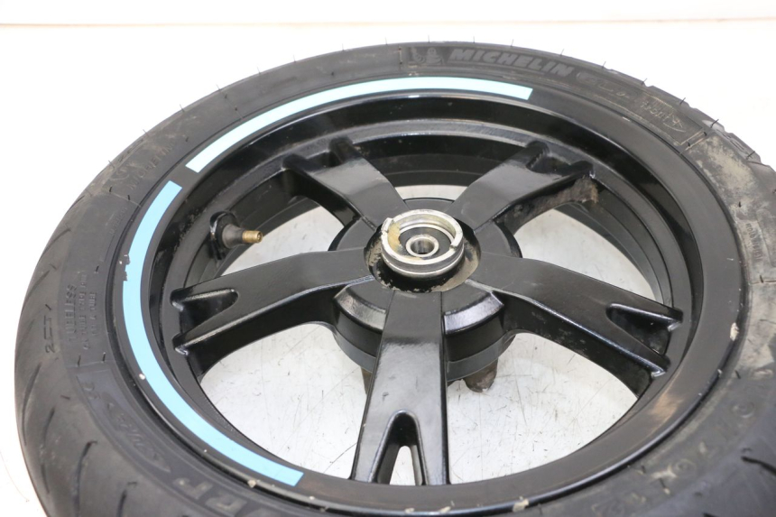 photo de FRONT RIM AND TIRE PEUGEOT KISBEE 4T 50 (2018 - 2022) - Zoom on usage condition