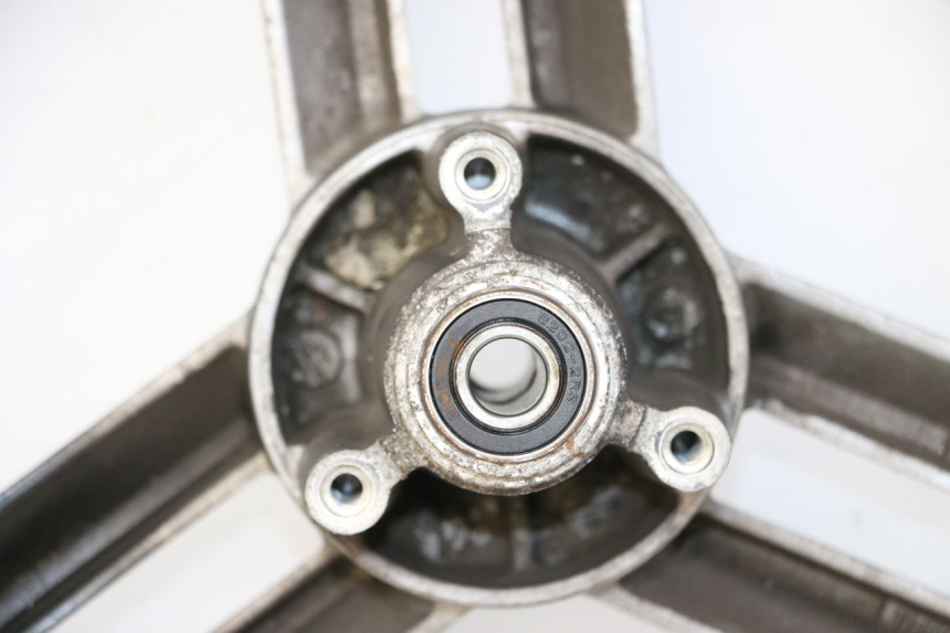 photo de FRONT WHEEL AND TIRE PEUGEOT LUDIX 50 (2008 - 2017) - Component zoom