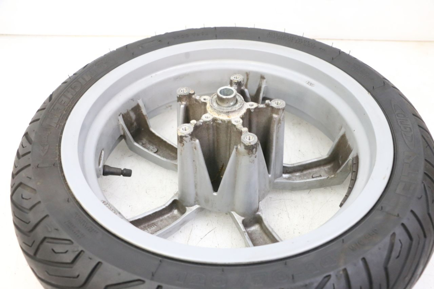 photo de FRONT RIM AND TIRE PEUGEOT SATELIS 125 (2013 - 2018) - Technical close-up