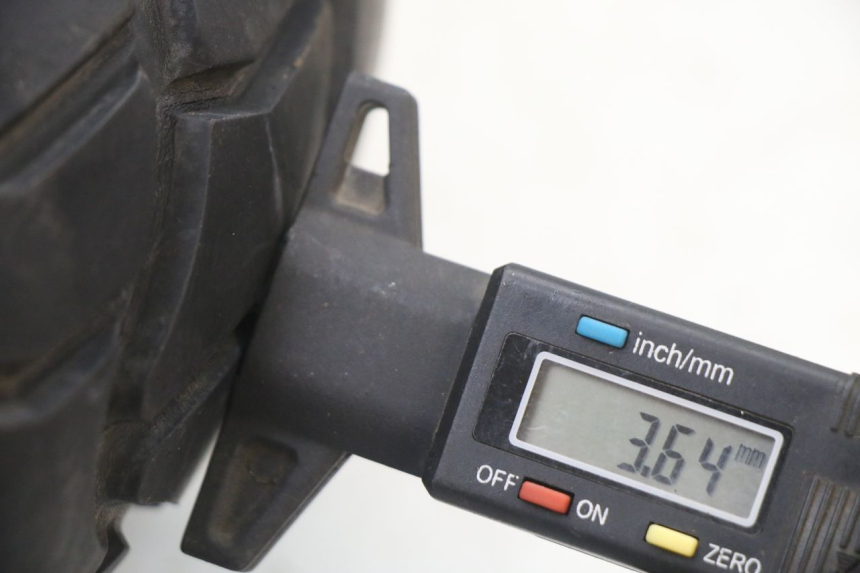 photo de FRONT RIM AND TIRE PEUGEOT SPEEDFIGHT 3 LC 2T 50 (2009 - 2015) - High-resolution close-up