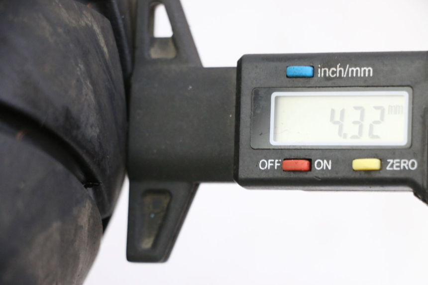 photo de FRONT RIM AND TIRE PIAGGIO NRG POWER PUREJET 50 (2018 - 2021) - Zoom on usage condition