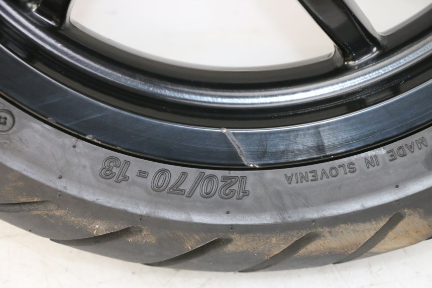 photo de FRONT RIM AND TIRE PIAGGIO NRG POWER PUREJET 50 (2018 - 2021) - Surface and material condition