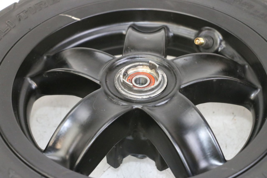 photo de FRONT RIM AND TIRE PIAGGIO ZIP 4T 50 (2018 - 2020) - Alternative perspective