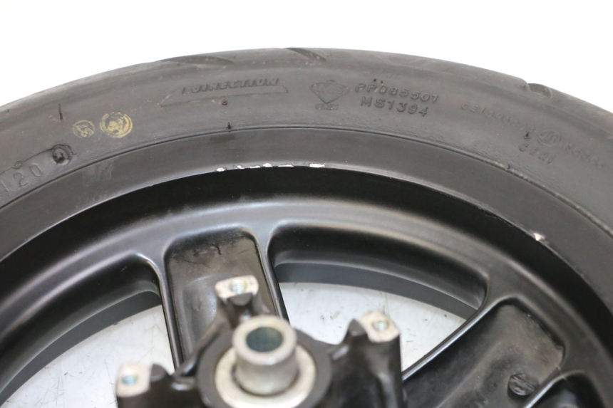 photo de FRONT RIM AND TIRE PIAGGIO ZIP 4T 50 (2018 - 2020) - Fixing points details