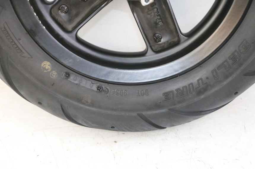 photo de FRONT RIM AND TIRE PIAGGIO ZIP 4T 50 (2018 - 2020) - Surface and material condition
