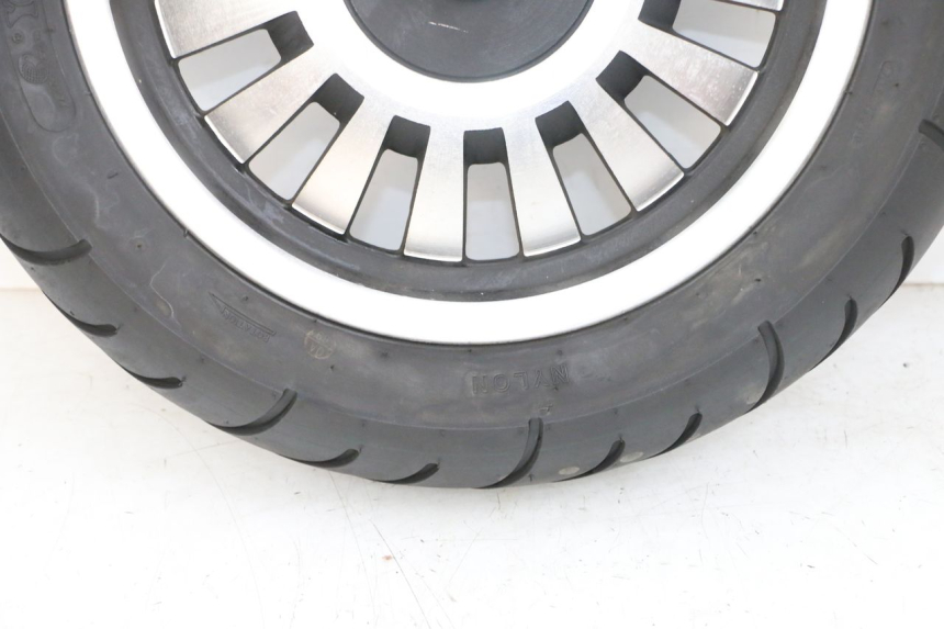 photo de FRONT RIM AND TIRE EFUN PUSA 1 - Fixing points details