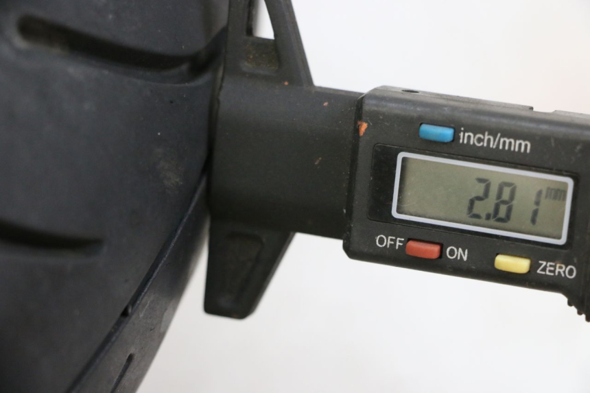 photo de FRONT RIM AND TIRE EFUN PUSA 1 - Component detail