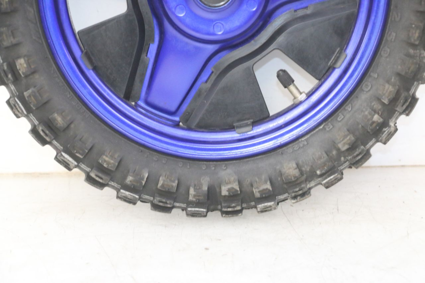 photo de FRONT RIM AND TIRE YAMAHA PW 50 (1984 - 2025) - High-resolution close-up