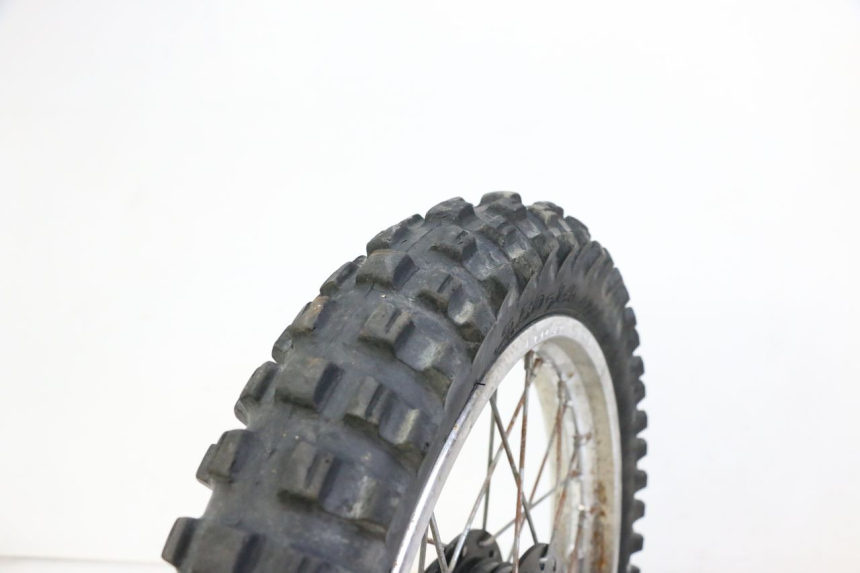 photo de FRONT RIM AND TIRE YAMAHA PW 80 (1983 - 2014) - Component detail