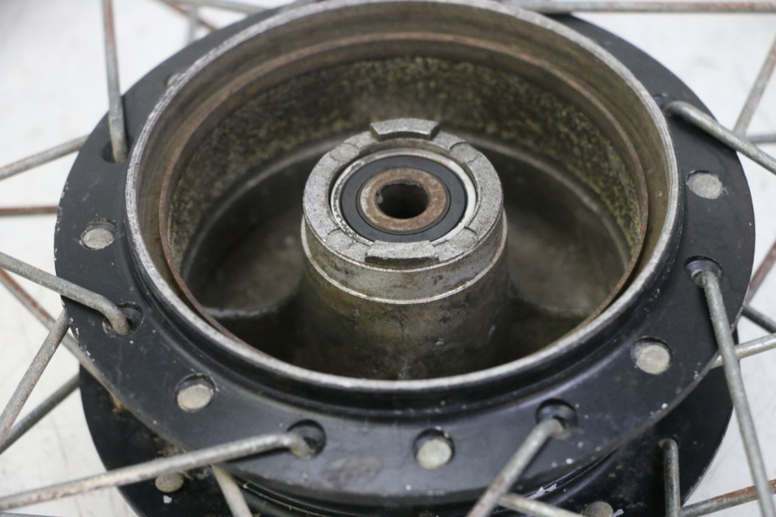 photo de FRONT RIM AND TIRE YAMAHA PW 80 (1983 - 2014) - Technical close-up