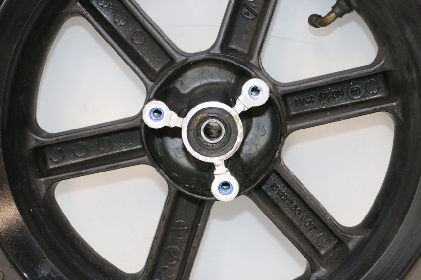 photo de FRONT RIM AND TIRE RIDE RACE GT 2T 50 (2012 - 2017) - High-resolution close-up