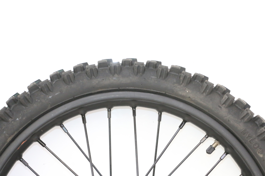 photo de FRONT RIM AND TIRE APOLLO RFZ 150 - Component detail