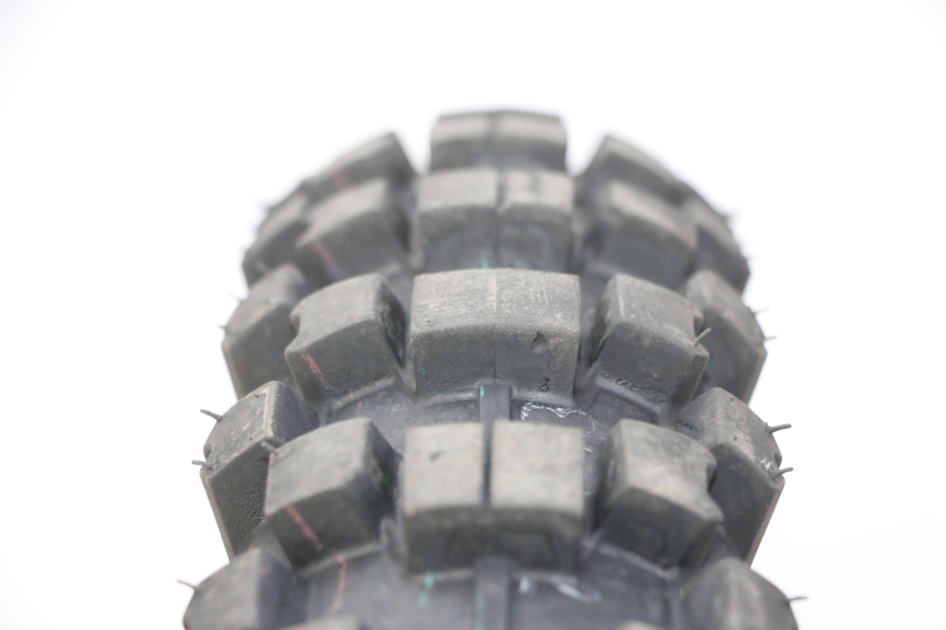 photo de FRONT RIM AND TIRE APOLLO RFZ 150 - High-resolution close-up