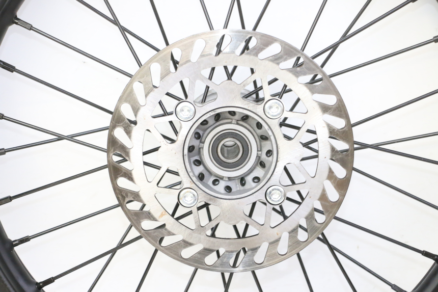 photo de FRONT RIM AND TIRE APOLLO RFZ 150 - Product overview