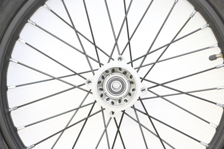 photo de FRONT RIM AND TIRE APOLLO RFZ 125 - Component zoom