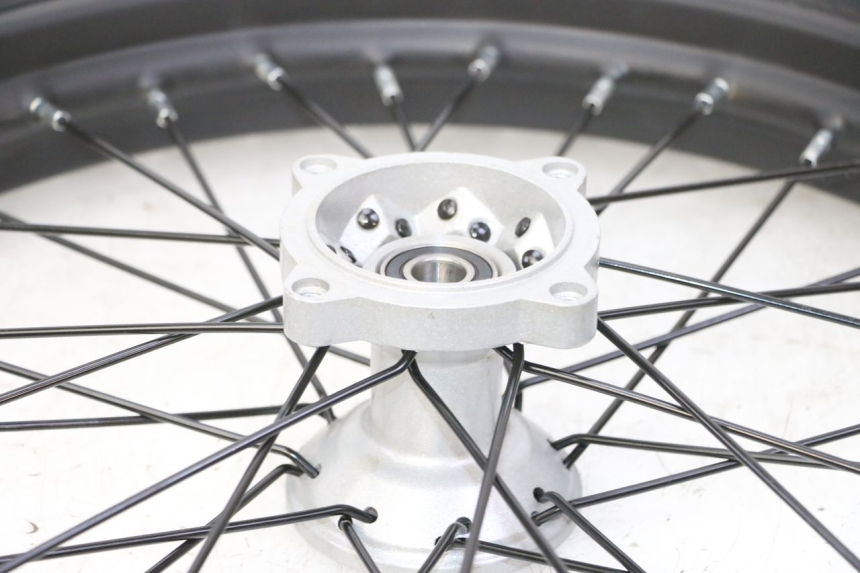 photo de FRONT RIM AND TIRE APOLLO RFZ 125 - Product overview