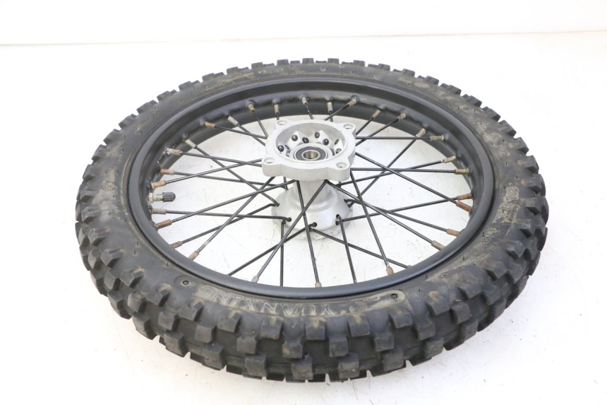 photo de FRONT RIM AND TIRE APOLLO RFZ 125 - Technical close-up