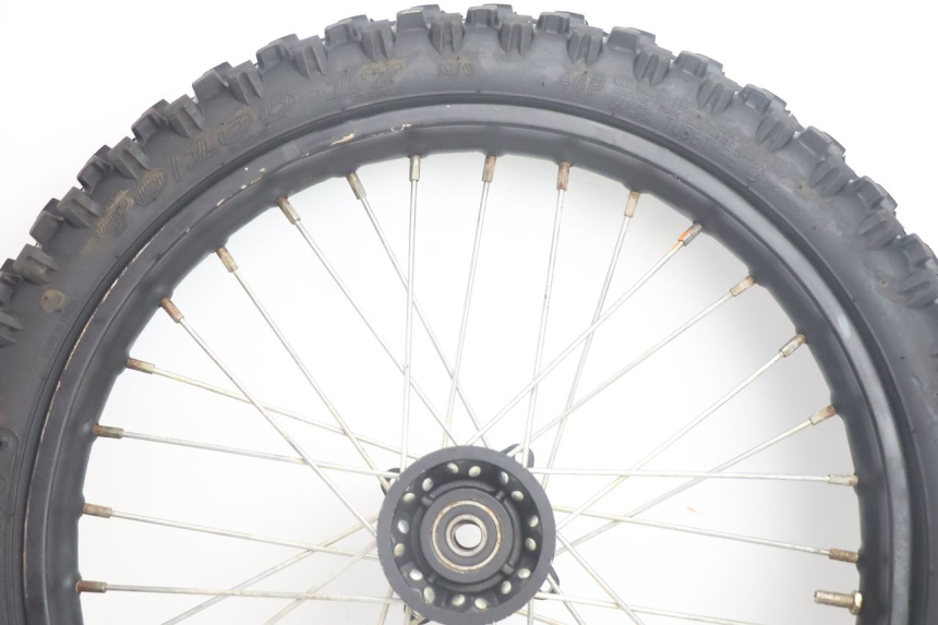 photo de FRONT RIM AND TIRE APOLLO RFZ 125 - Component detail
