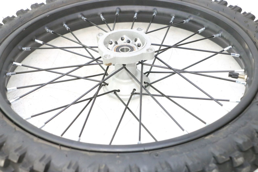 photo de FRONT RIM AND TIRE APOLLO RFZ 150 - Technical close-up