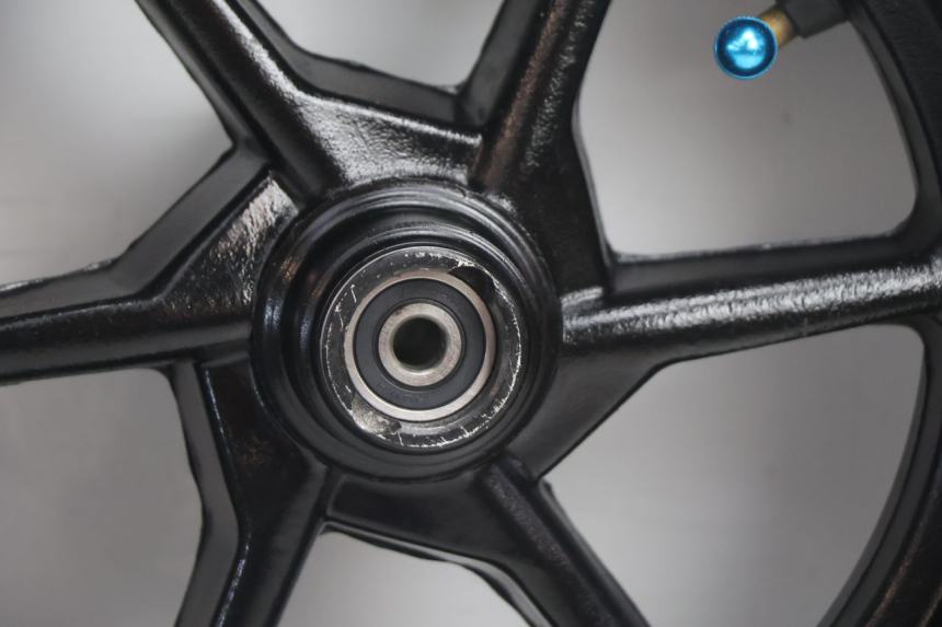 photo de FRONT RIM AND TIRE TNT MOTOR ROMA 10' 2T 50 (2011 - 2018) - Alternative perspective