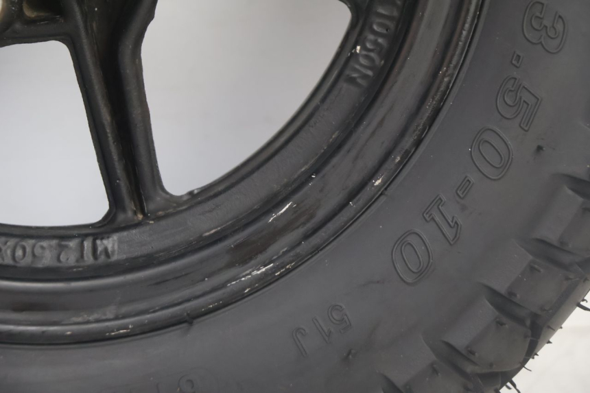 photo de FRONT RIM AND TIRE TNT MOTOR ROMA 10' 2T 50 (2011 - 2018) - Additional view of the item
