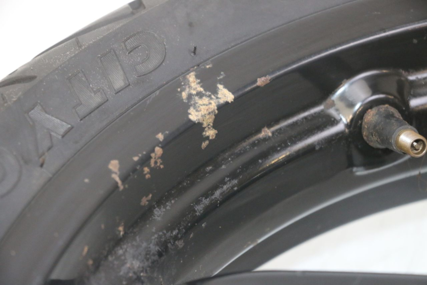 photo de FRONT RIM AND TIRE GILERA RUNNER SL 50 (2006 - 2009) - Technical close-up