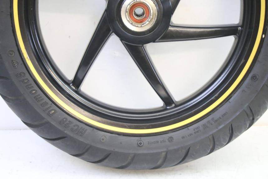photo de FRONT RIM AND TIRE GILERA RUNNER SP 50 (2006 - 2008) - Alternative perspective