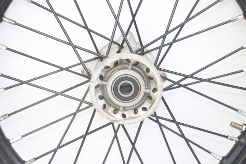 photo de FRONT RIM AND TIRE APOLLO RXF 125 - Alternative perspective