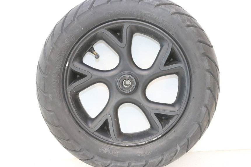 photo de FRONT RIM AND TIRE BAIKU SAKURA 1 (2021 - 2025) - Component zoom
