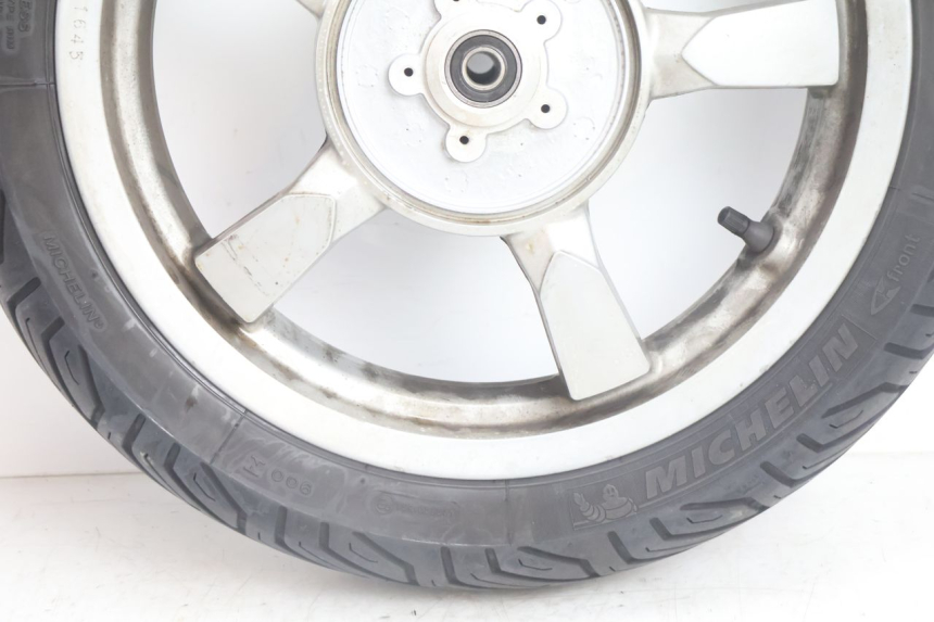 photo de FRONT RIM AND TIRE PEUGEOT SATELIS 125 (2006 - 2009) - Zoom on usage condition