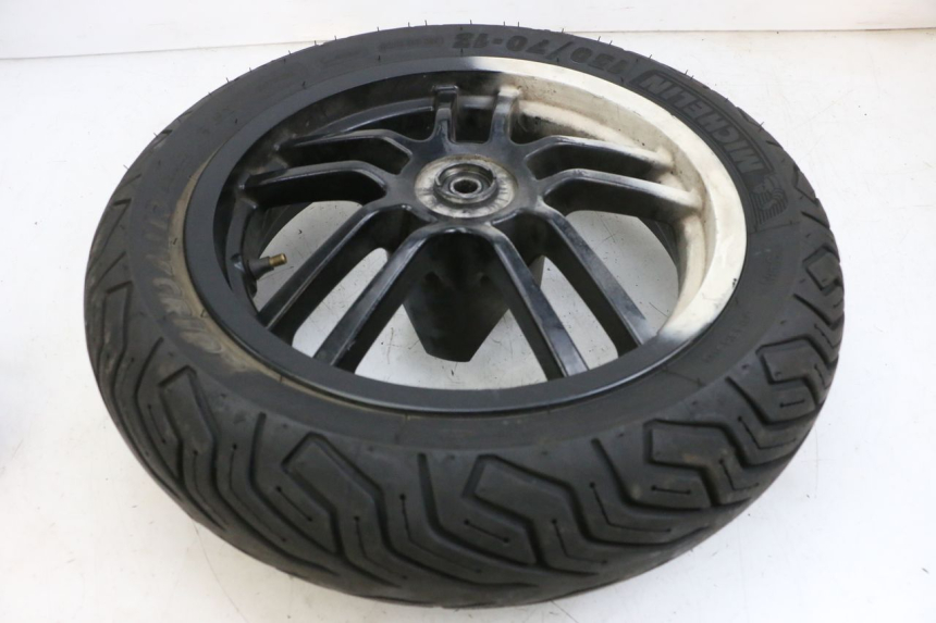photo de FRONT RIM AND TIRE PEUGEOT SPEEDFIGHT 4 4T EFI 50 (2021 - 2025) - Surface and material condition