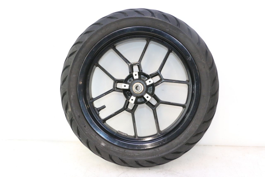 photo de FRONT RIM AND TIRE APRILIA SR 2T 50 (2012 - 2017) - Additional view of the item